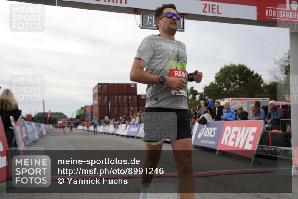 03.10.2025 - Köhlbrandbrückenlauf Yannick Fuchs http://msf.ph/oto/8991246 03.10.2025 16:02:39 Ziel 7102, 7411, 8784, 8786, 9595, 9670 meine-sportfotos.de