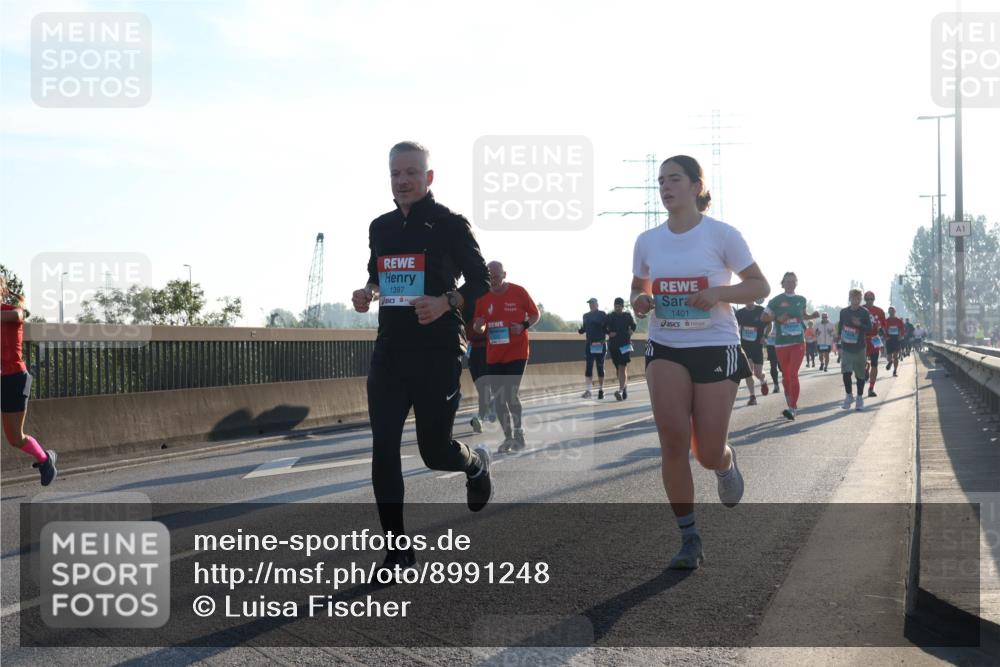 03.10.2025 - Köhlbrandbrückenlauf Luisa Fischer http://msf.ph/oto/8991248 03.10.2025 10:16:04 Position 3 1397, 1401 meine-sportfotos.de