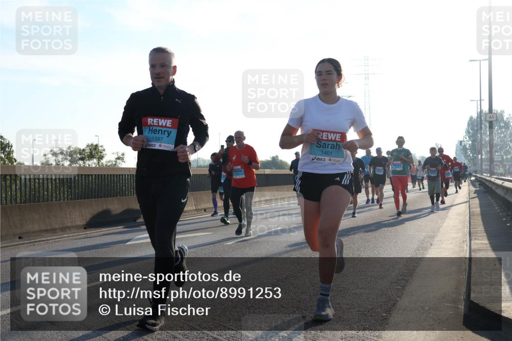 03.10.2025 - Köhlbrandbrückenlauf Luisa Fischer http://msf.ph/oto/8991253 03.10.2025 10:16:05 Position 3 1397, 1401 meine-sportfotos.de