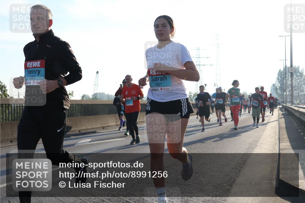 03.10.2025 - Köhlbrandbrückenlauf Luisa Fischer http://msf.ph/oto/8991256 03.10.2025 10:16:05 Position 3 1397, 1401, 1 meine-sportfotos.de