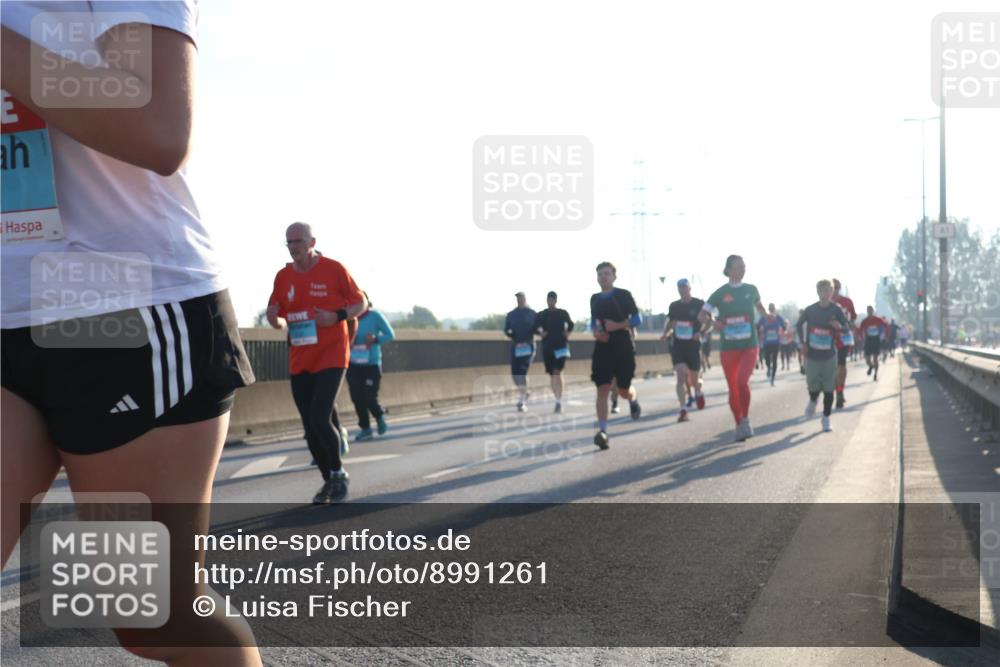 03.10.2025 - Köhlbrandbrückenlauf Luisa Fischer http://msf.ph/oto/8991261 03.10.2025 10:16:06 Position 3  meine-sportfotos.de