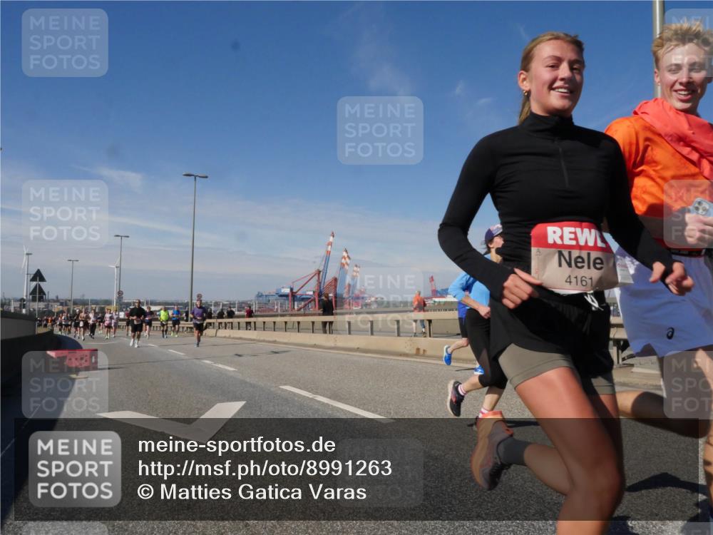 03.10.2025 - Köhlbrandbrückenlauf Matties Gatica Varas http://msf.ph/oto/8991263 03.10.2025 12:42:06 Position 2 4161 meine-sportfotos.de