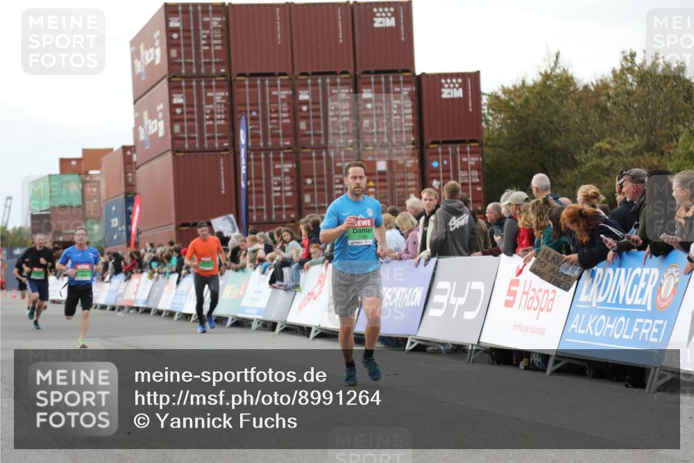 03.10.2025 - Köhlbrandbrückenlauf Yannick Fuchs http://msf.ph/oto/8991264 03.10.2025 16:02:43 Ziel 7099, 7102, 7180, 7277, 8048, 9511, 9595, 9670 meine-sportfotos.de