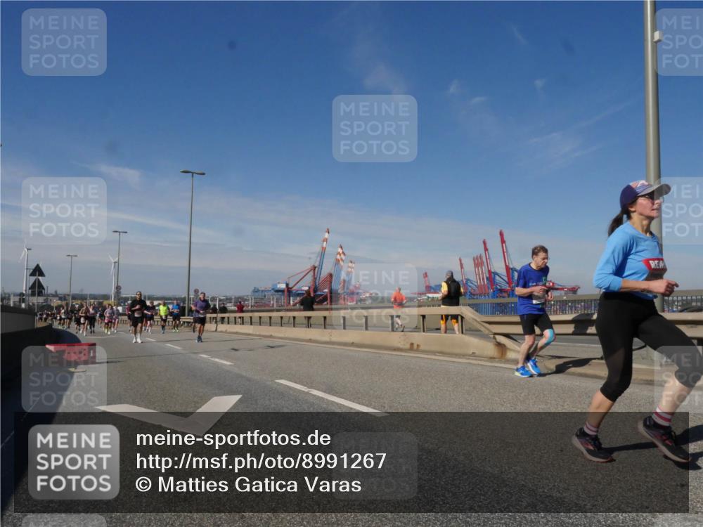 03.10.2025 - Köhlbrandbrückenlauf Matties Gatica Varas http://msf.ph/oto/8991267 03.10.2025 12:42:06 Position 2  meine-sportfotos.de