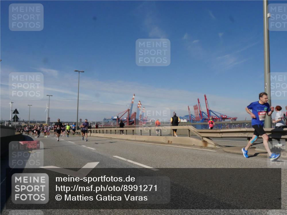 03.10.2025 - Köhlbrandbrückenlauf Matties Gatica Varas http://msf.ph/oto/8991271 03.10.2025 12:42:07 Position 2 118 meine-sportfotos.de