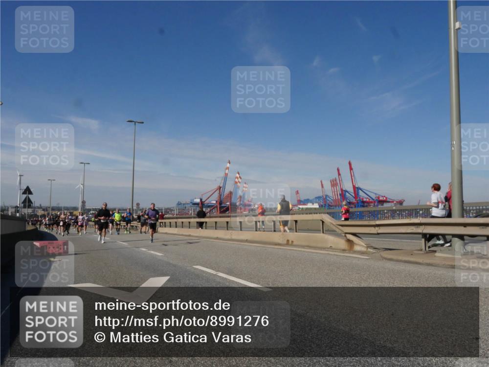 03.10.2025 - Köhlbrandbrückenlauf Matties Gatica Varas http://msf.ph/oto/8991276 03.10.2025 12:42:07 Position 2  meine-sportfotos.de