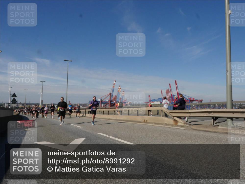 03.10.2025 - Köhlbrandbrückenlauf Matties Gatica Varas http://msf.ph/oto/8991292 03.10.2025 12:42:09 Position 2  meine-sportfotos.de