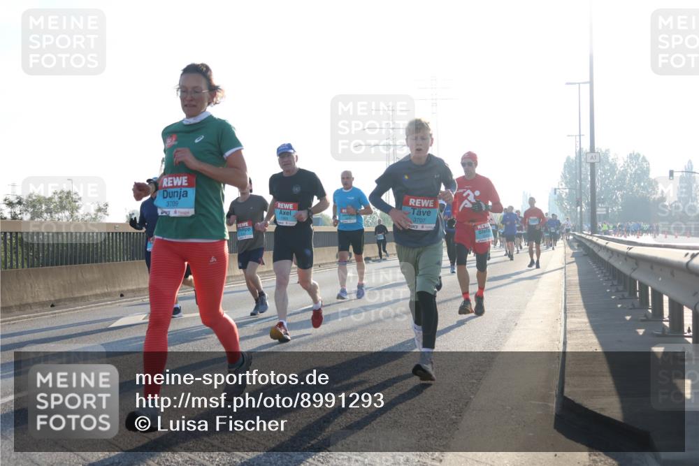 03.10.2025 - Köhlbrandbrückenlauf Luisa Fischer http://msf.ph/oto/8991293 03.10.2025 10:16:08 Position 3 3709, 3707, 1369, 1 meine-sportfotos.de