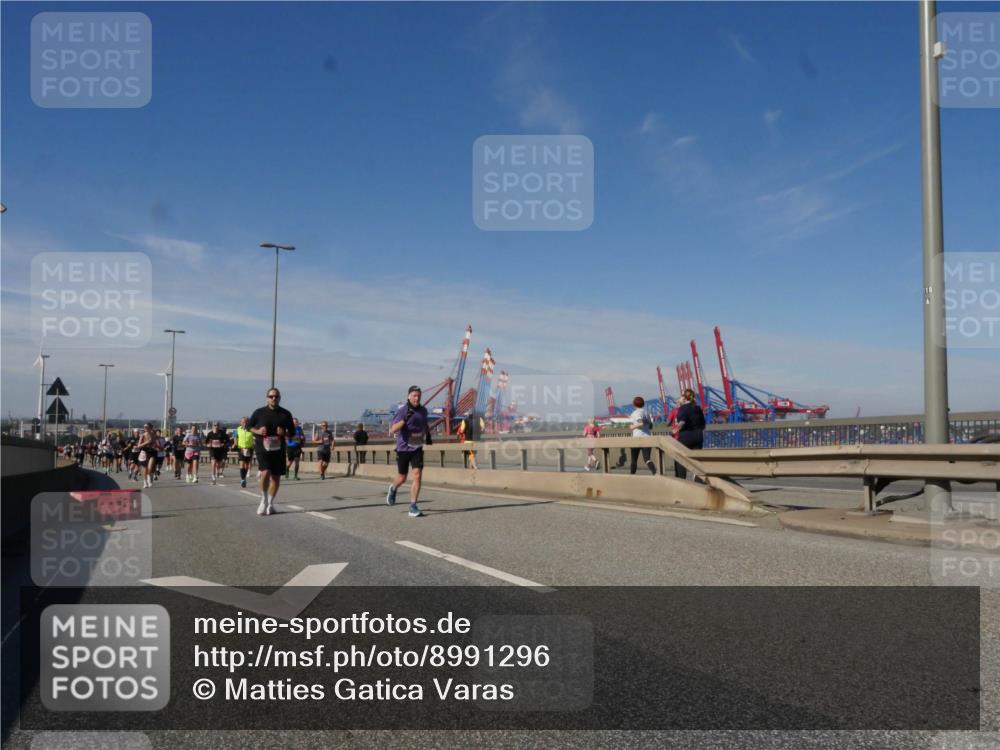03.10.2025 - Köhlbrandbrückenlauf Matties Gatica Varas http://msf.ph/oto/8991296 03.10.2025 12:42:09 Position 2  meine-sportfotos.de