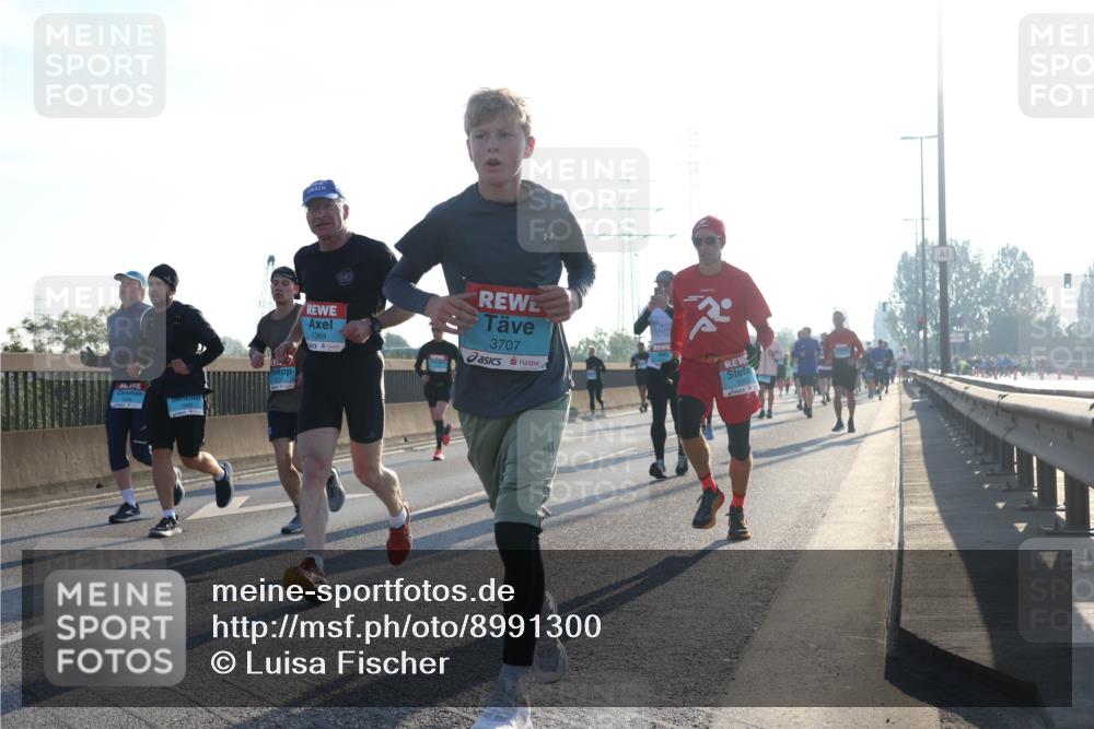 03.10.2025 - Köhlbrandbrückenlauf Luisa Fischer http://msf.ph/oto/8991300 03.10.2025 10:16:09 Position 3 1369, 3707 meine-sportfotos.de