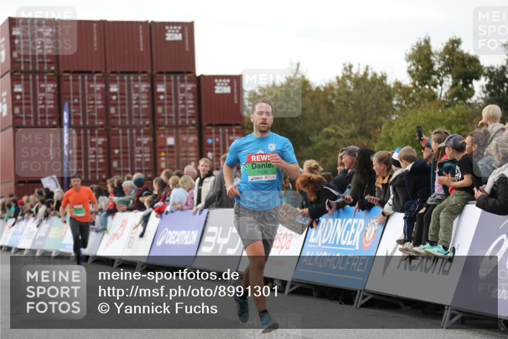03.10.2025 - Köhlbrandbrückenlauf Yannick Fuchs http://msf.ph/oto/8991301 03.10.2025 16:02:44 Ziel 7099, 7102, 7180, 7277, 8048, 9511, 9595, 9670 meine-sportfotos.de