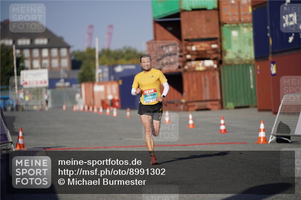 03.10.2025 - Köhlbrandbrückenlauf Michael Burmester http://msf.ph/oto/8991302 03.10.2025 09:45:03 Ziel 3590 meine-sportfotos.de