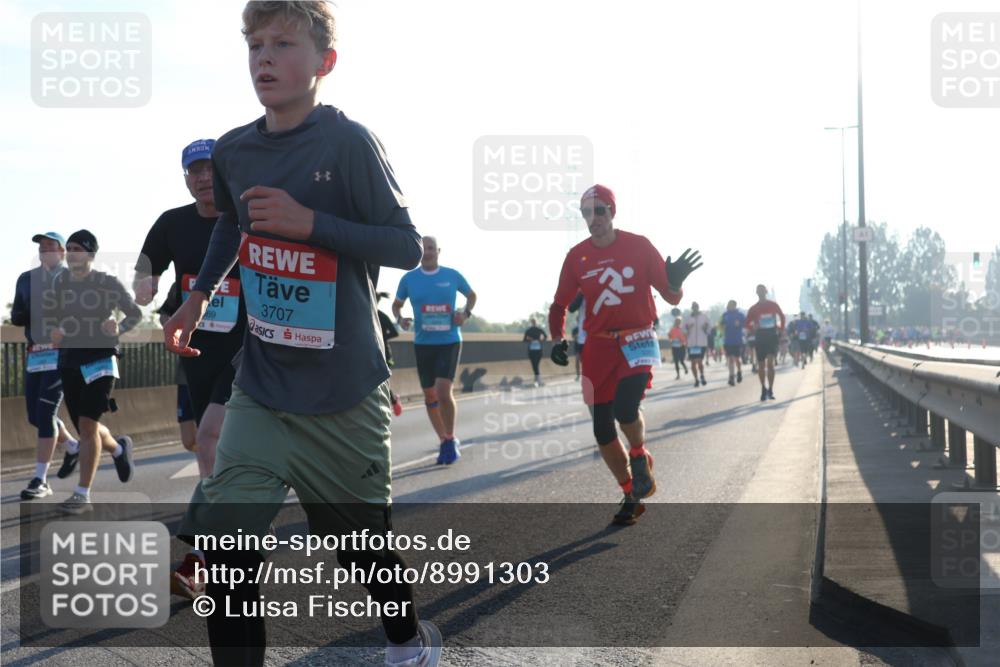 03.10.2025 - Köhlbrandbrückenlauf Luisa Fischer http://msf.ph/oto/8991303 03.10.2025 10:16:09 Position 3 3707 meine-sportfotos.de
