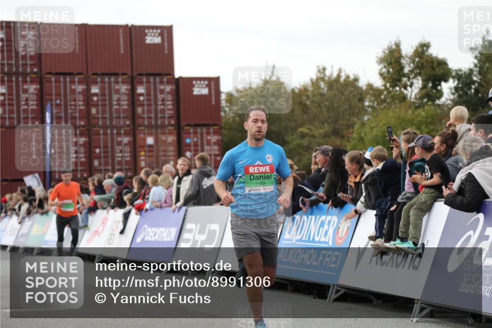 03.10.2025 - Köhlbrandbrückenlauf Yannick Fuchs http://msf.ph/oto/8991306 03.10.2025 16:02:44 Ziel 7099, 7102, 7180, 7277, 8048, 9511, 9595, 9670 meine-sportfotos.de
