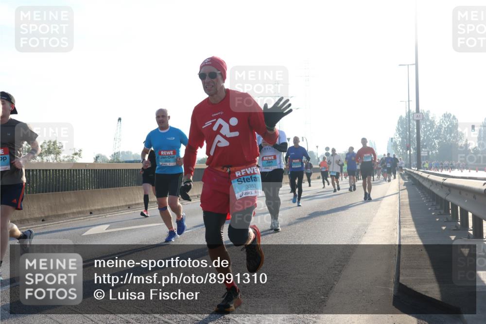 03.10.2025 - Köhlbrandbrückenlauf Luisa Fischer http://msf.ph/oto/8991310 03.10.2025 10:16:10 Position 3 3353 meine-sportfotos.de