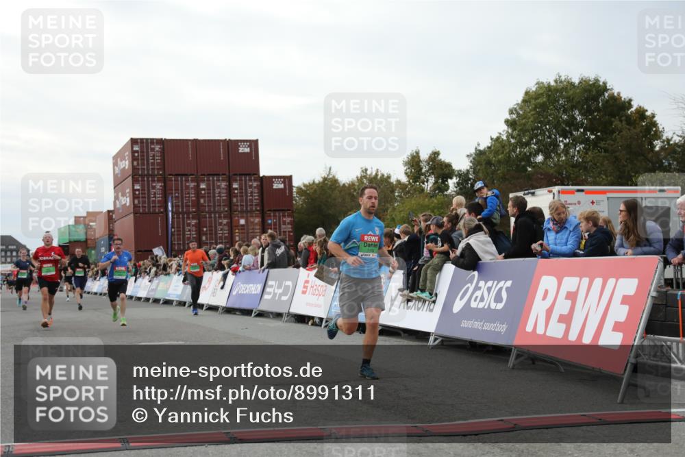 03.10.2025 - Köhlbrandbrückenlauf Yannick Fuchs http://msf.ph/oto/8991311 03.10.2025 16:02:45 Ziel 7099, 7102, 7180, 7277, 8048, 9511, 9595, 9670 meine-sportfotos.de