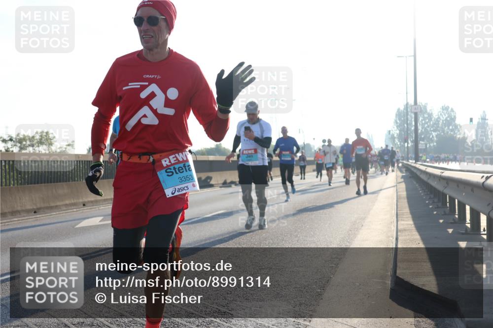03.10.2025 - Köhlbrandbrückenlauf Luisa Fischer http://msf.ph/oto/8991314 03.10.2025 10:16:10 Position 3 3353 meine-sportfotos.de