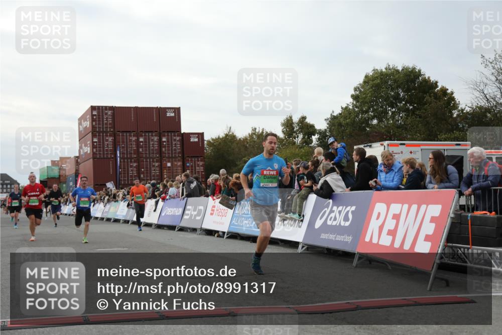 03.10.2025 - Köhlbrandbrückenlauf Yannick Fuchs http://msf.ph/oto/8991317 03.10.2025 16:02:45 Ziel 7099, 7102, 7180, 7277, 8048, 9511, 9595, 9670 meine-sportfotos.de