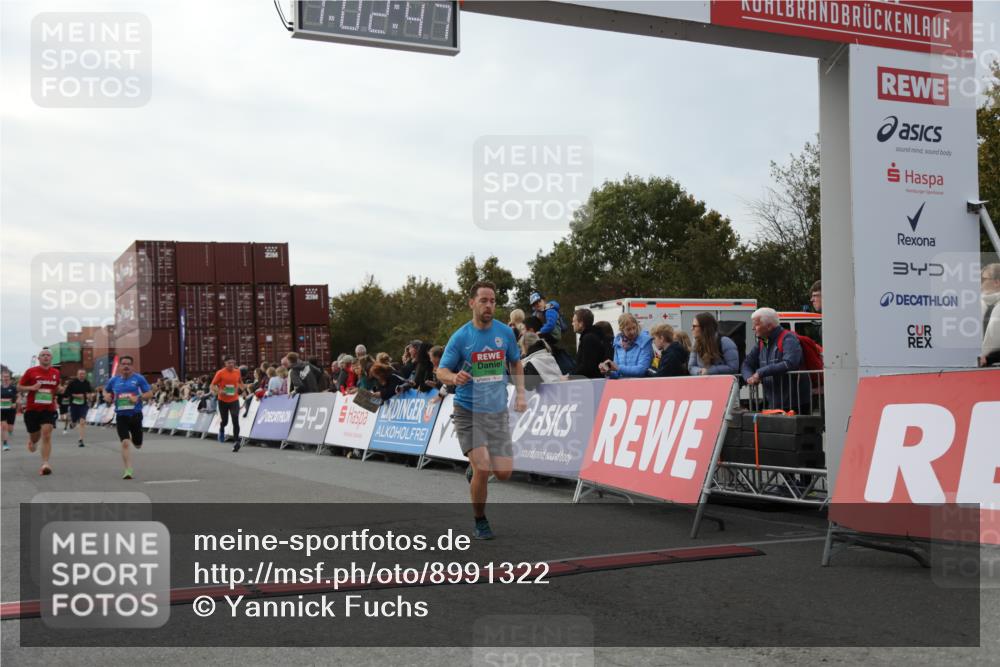 03.10.2025 - Köhlbrandbrückenlauf Yannick Fuchs http://msf.ph/oto/8991322 03.10.2025 16:02:45 Ziel 7099, 7102, 7180, 7277, 8048, 9511, 9595, 9670 meine-sportfotos.de