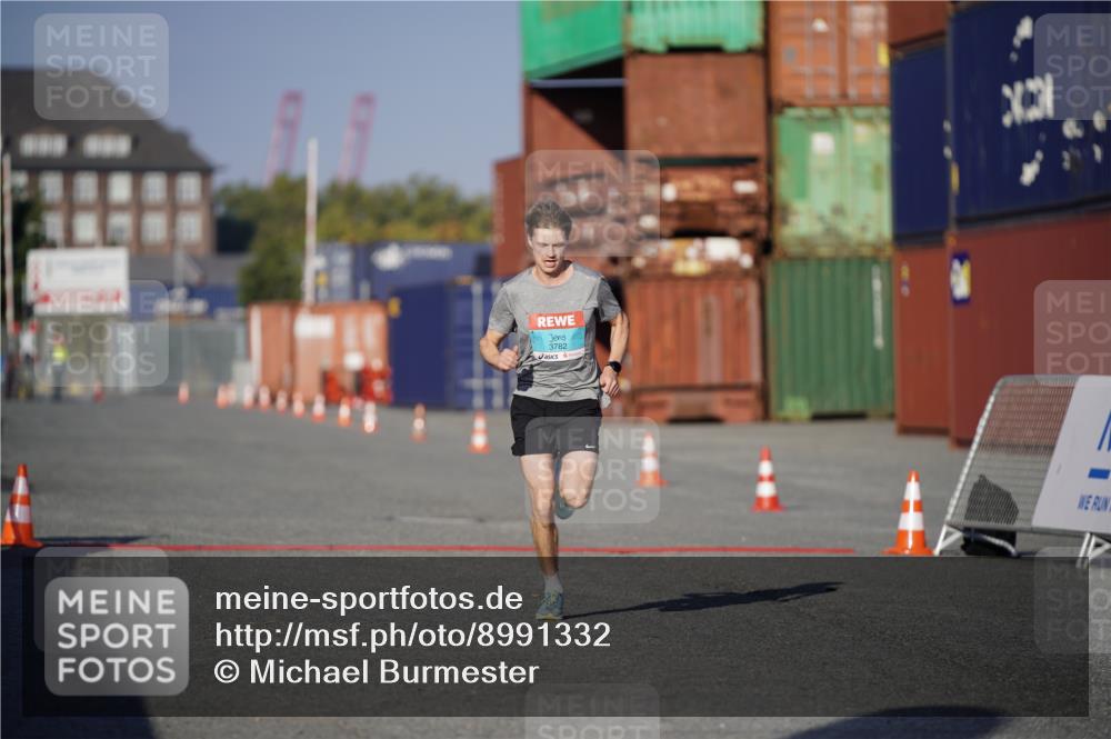 03.10.2025 - Köhlbrandbrückenlauf Michael Burmester http://msf.ph/oto/8991332 03.10.2025 09:45:32 Ziel 3782 meine-sportfotos.de