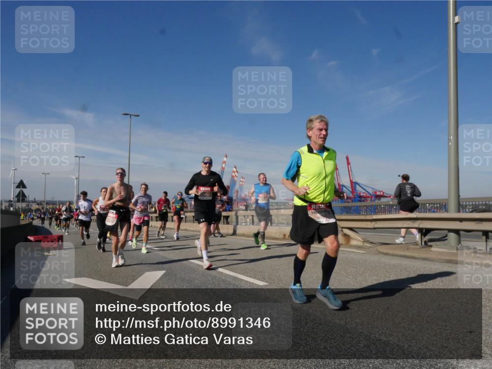 03.10.2025 - Köhlbrandbrückenlauf Matties Gatica Varas http://msf.ph/oto/8991346 03.10.2025 12:42:15 Position 2  meine-sportfotos.de