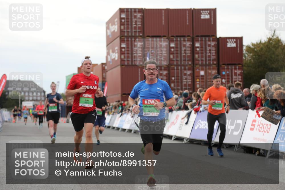 03.10.2025 - Köhlbrandbrückenlauf Yannick Fuchs http://msf.ph/oto/8991357 03.10.2025 16:02:46 Ziel 7099, 7102, 7180, 7277, 8048, 9511, 9595, 9670 meine-sportfotos.de