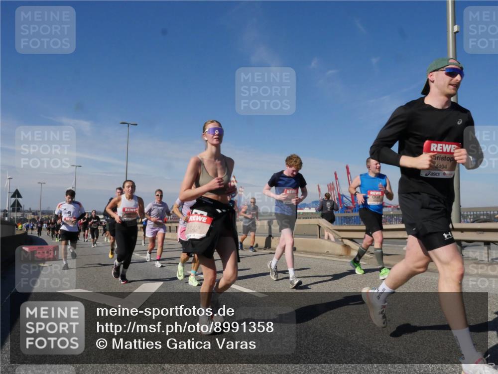 03.10.2025 - Köhlbrandbrückenlauf Matties Gatica Varas http://msf.ph/oto/8991358 03.10.2025 12:42:17 Position 2 4494 meine-sportfotos.de