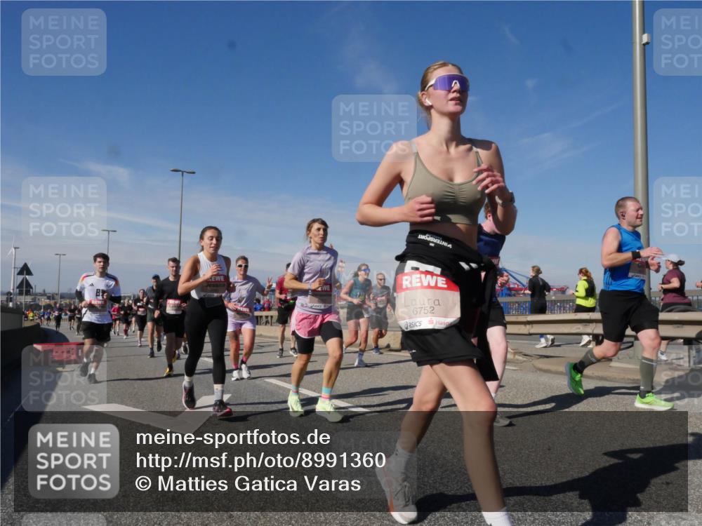 03.10.2025 - Köhlbrandbrückenlauf Matties Gatica Varas http://msf.ph/oto/8991360 03.10.2025 12:42:17 Position 2 6752 meine-sportfotos.de