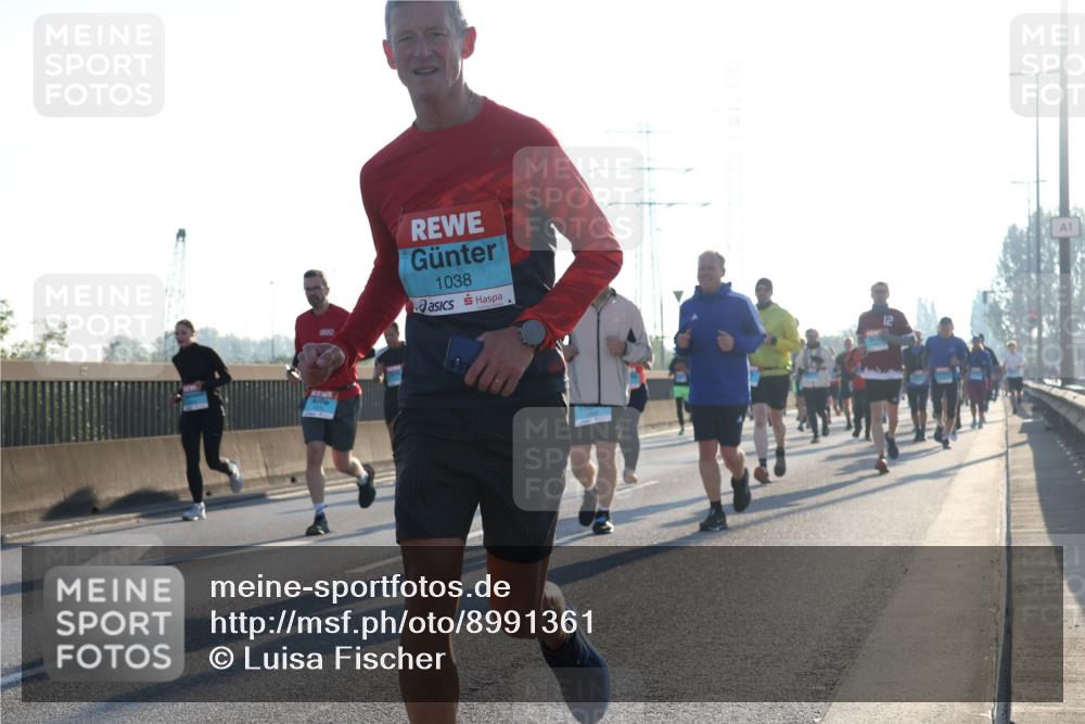 03.10.2025 - Köhlbrandbrückenlauf Luisa Fischer http://msf.ph/oto/8991361 03.10.2025 10:16:15 Position 3 1038, 1 meine-sportfotos.de