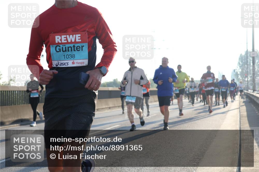 03.10.2025 - Köhlbrandbrückenlauf Luisa Fischer http://msf.ph/oto/8991365 03.10.2025 10:16:15 Position 3 1038 meine-sportfotos.de