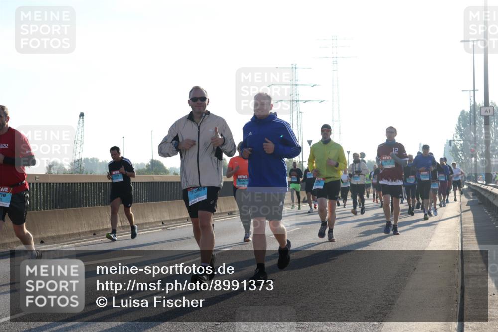 03.10.2025 - Köhlbrandbrückenlauf Luisa Fischer http://msf.ph/oto/8991373 03.10.2025 10:16:16 Position 3 1 meine-sportfotos.de