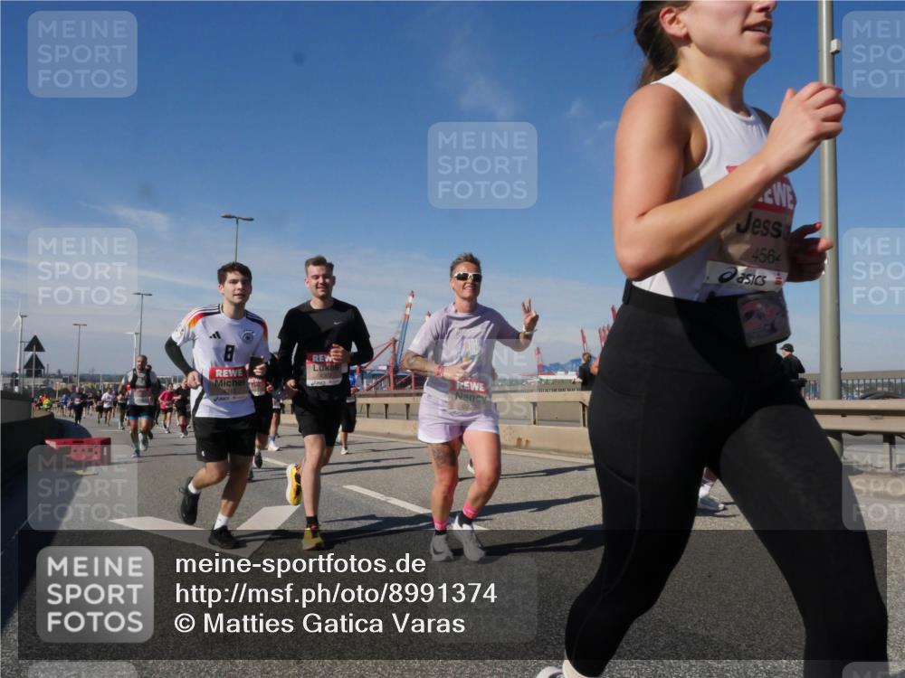 03.10.2025 - Köhlbrandbrückenlauf Matties Gatica Varas http://msf.ph/oto/8991374 03.10.2025 12:42:19 Position 2 6224, 4564 meine-sportfotos.de