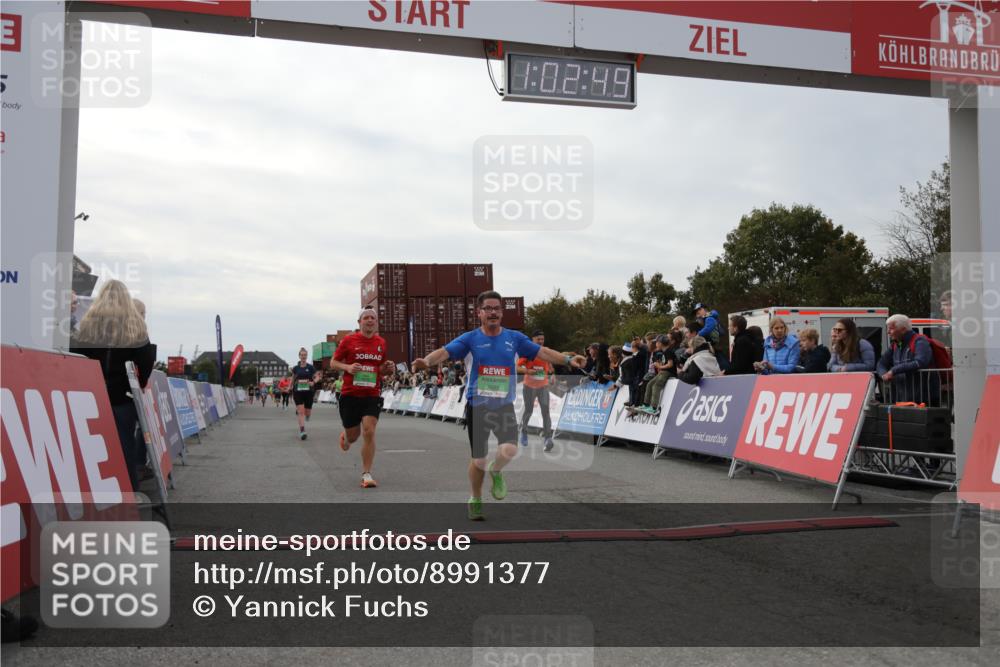 03.10.2025 - Köhlbrandbrückenlauf Yannick Fuchs http://msf.ph/oto/8991377 03.10.2025 16:02:47 Ziel 7099, 7102, 7180, 7277, 8048, 9511, 9595, 9670 meine-sportfotos.de