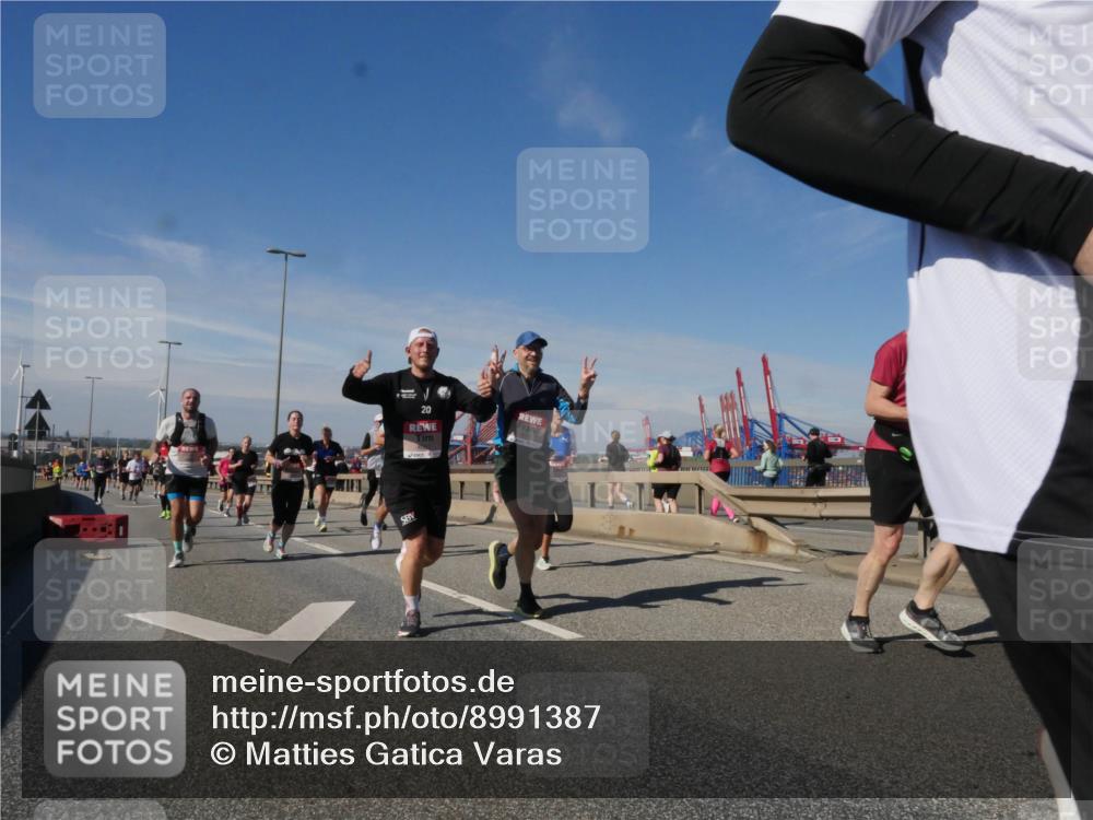 03.10.2025 - Köhlbrandbrückenlauf Matties Gatica Varas http://msf.ph/oto/8991387 03.10.2025 12:42:20 Position 2 20 meine-sportfotos.de