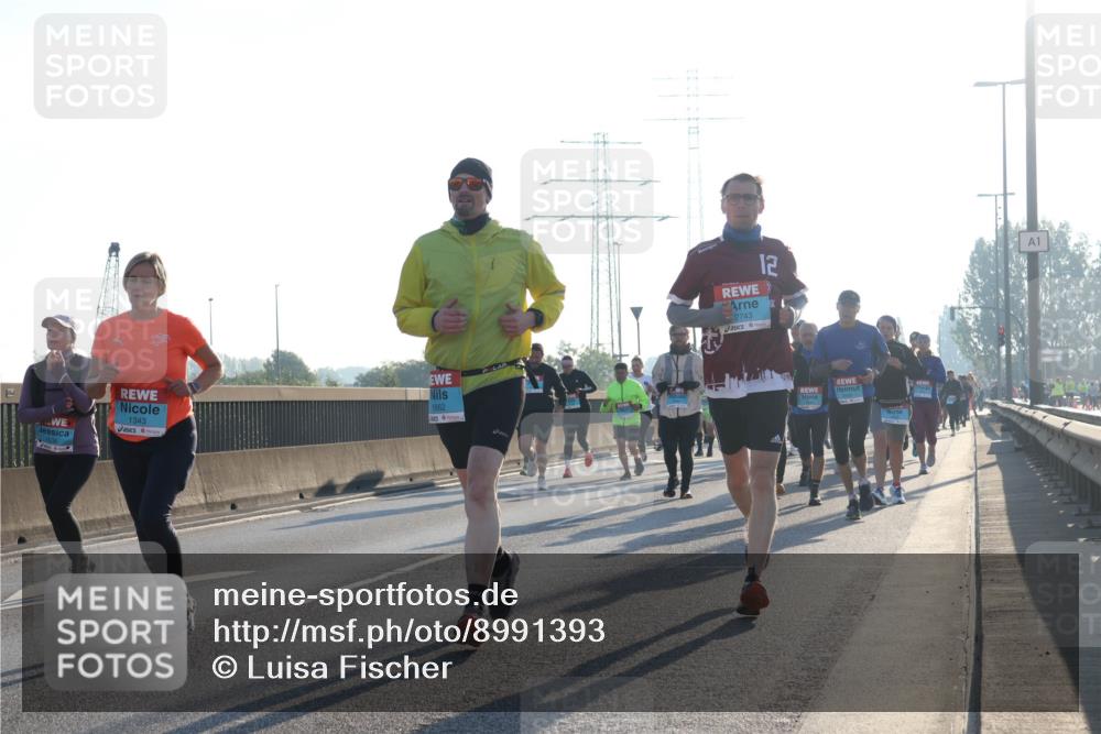 03.10.2025 - Köhlbrandbrückenlauf Luisa Fischer http://msf.ph/oto/8991393 03.10.2025 10:16:18 Position 3 1343, 1662, 2743, 12, 1 meine-sportfotos.de