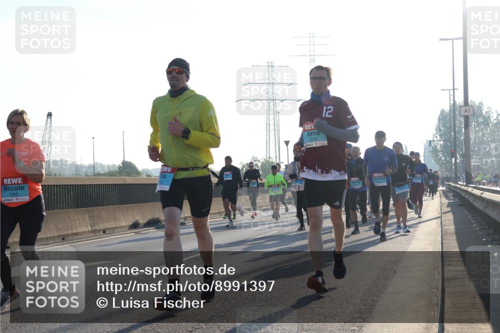03.10.2025 - Köhlbrandbrückenlauf Luisa Fischer http://msf.ph/oto/8991397 03.10.2025 10:16:19 Position 3 1343, 2743, 12, 1 meine-sportfotos.de