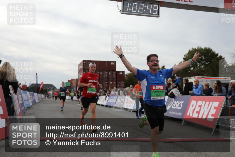 03.10.2025 - Köhlbrandbrückenlauf Yannick Fuchs http://msf.ph/oto/8991401 03.10.2025 16:02:48 Ziel 7099, 7102, 7180, 7277, 7278, 7386, 8048, 9511, 9595, 9670 meine-sportfotos.de
