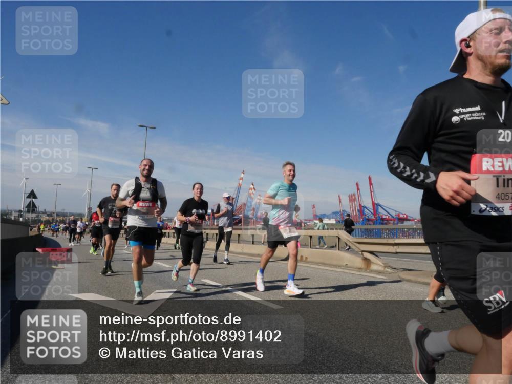 03.10.2025 - Köhlbrandbrückenlauf Matties Gatica Varas http://msf.ph/oto/8991402 03.10.2025 12:42:21 Position 2 20, 20, 4057 meine-sportfotos.de