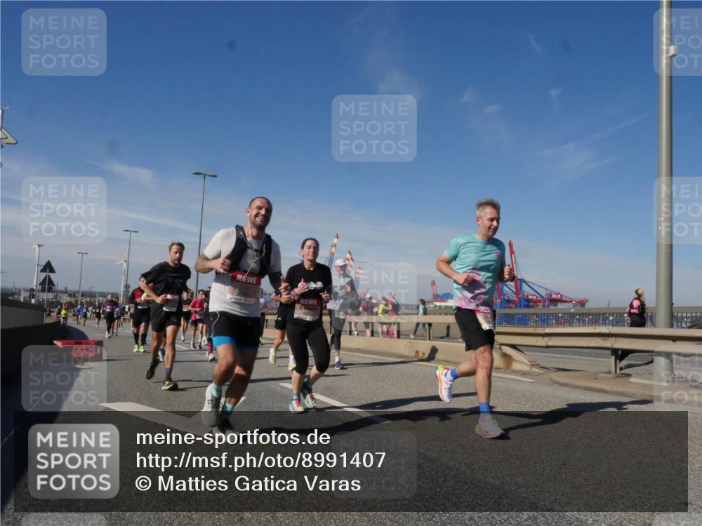 03.10.2025 - Köhlbrandbrückenlauf Matties Gatica Varas http://msf.ph/oto/8991407 03.10.2025 12:42:22 Position 2  meine-sportfotos.de