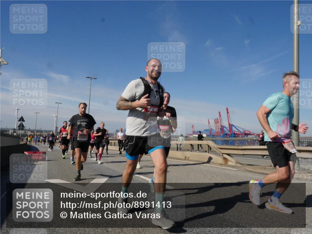 03.10.2025 - Köhlbrandbrückenlauf Matties Gatica Varas http://msf.ph/oto/8991413 03.10.2025 12:42:22 Position 2 682, 118 meine-sportfotos.de