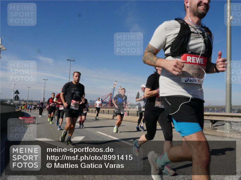 03.10.2025 - Köhlbrandbrückenlauf Matties Gatica Varas http://msf.ph/oto/8991415 03.10.2025 12:42:23 Position 2 640, 6824, 18 meine-sportfotos.de