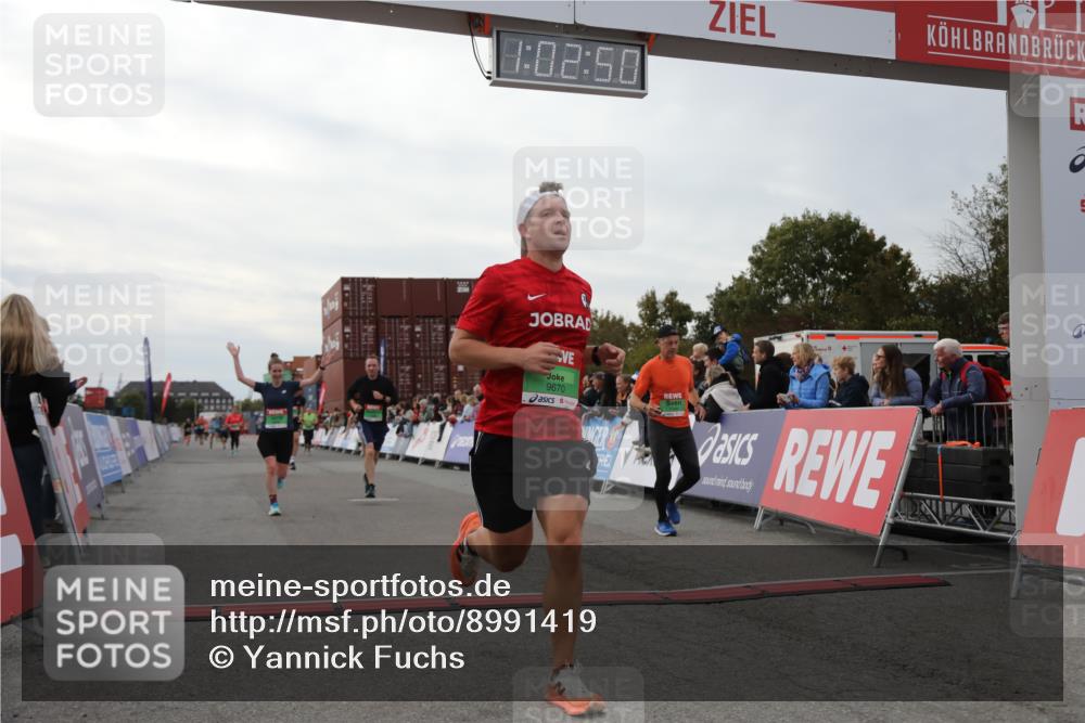 03.10.2025 - Köhlbrandbrückenlauf Yannick Fuchs http://msf.ph/oto/8991419 03.10.2025 16:02:48 Ziel 7099, 7102, 7180, 7277, 7278, 7386, 8048, 9511, 9595, 9670 meine-sportfotos.de