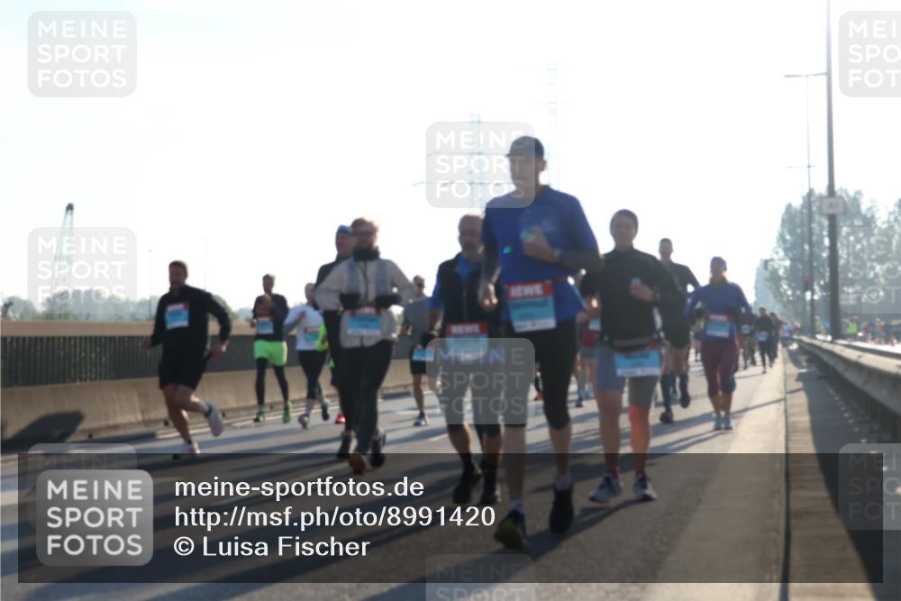 03.10.2025 - Köhlbrandbrückenlauf Luisa Fischer http://msf.ph/oto/8991420 03.10.2025 10:16:21 Position 3  meine-sportfotos.de