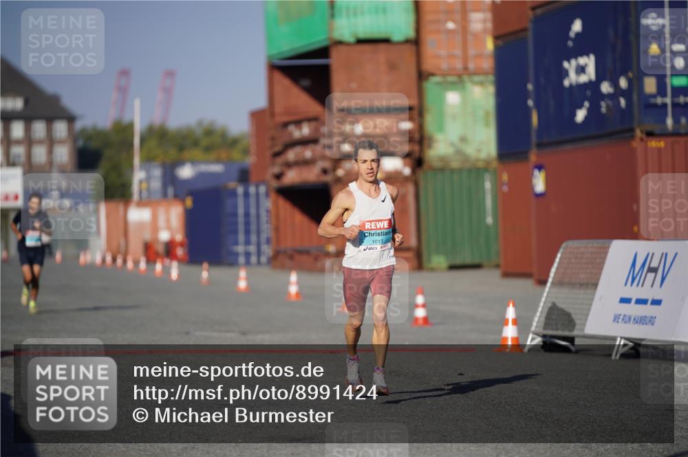 03.10.2025 - Köhlbrandbrückenlauf Michael Burmester http://msf.ph/oto/8991424 03.10.2025 09:46:44 Ziel 1013 meine-sportfotos.de