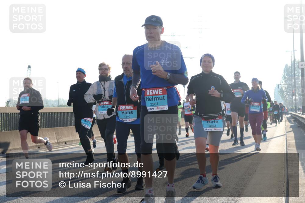 03.10.2025 - Köhlbrandbrückenlauf Luisa Fischer http://msf.ph/oto/8991427 03.10.2025 10:16:22 Position 3 2890, 1340, 3261, 3493, 1 meine-sportfotos.de