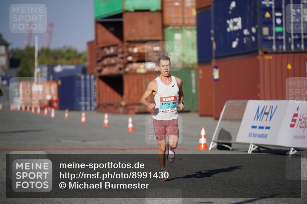 03.10.2025 - Köhlbrandbrückenlauf Michael Burmester http://msf.ph/oto/8991430 03.10.2025 09:46:45 Ziel 1013 meine-sportfotos.de