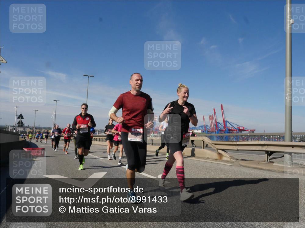 03.10.2025 - Köhlbrandbrückenlauf Matties Gatica Varas http://msf.ph/oto/8991433 03.10.2025 12:42:25 Position 2 5646 meine-sportfotos.de