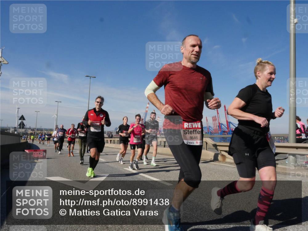03.10.2025 - Köhlbrandbrückenlauf Matties Gatica Varas http://msf.ph/oto/8991438 03.10.2025 12:42:25 Position 2 5646 meine-sportfotos.de