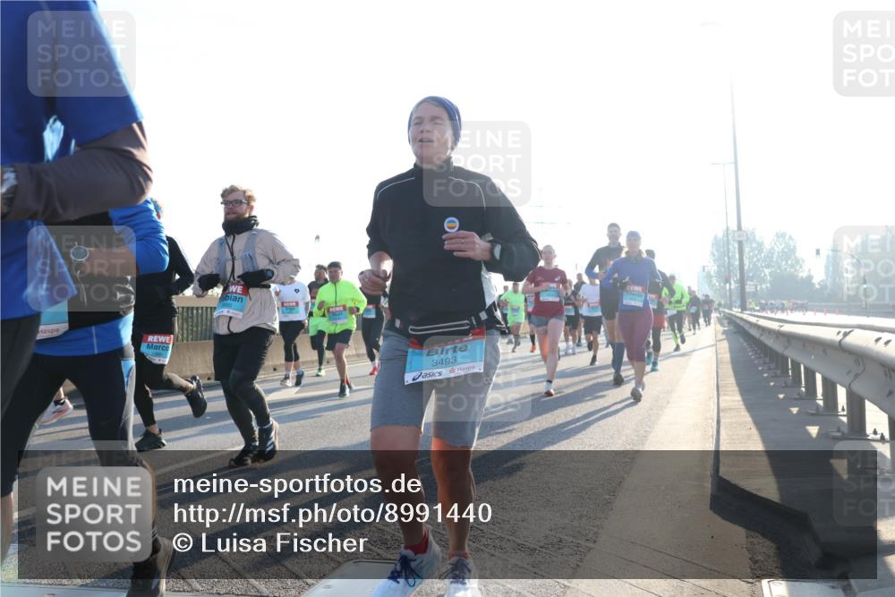 03.10.2025 - Köhlbrandbrückenlauf Luisa Fischer http://msf.ph/oto/8991440 03.10.2025 10:16:23 Position 3 3493 meine-sportfotos.de