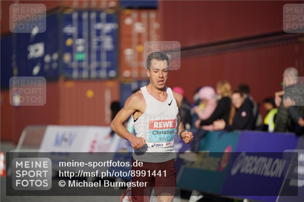 03.10.2025 - Köhlbrandbrückenlauf Michael Burmester http://msf.ph/oto/8991441 03.10.2025 09:46:47 Ziel 1013 meine-sportfotos.de